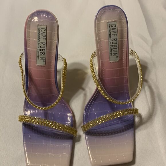 Cape Robbin Size 8 Strappy goldchain heels with goldtone heels - Picture 3 of 13